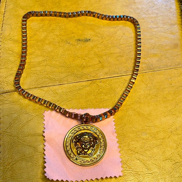 Generic Other - COPY - NECKLACE HEAVY GOLDTONE CONTINUOUS 22inch 1/4 inch box chain.Medusa elem…